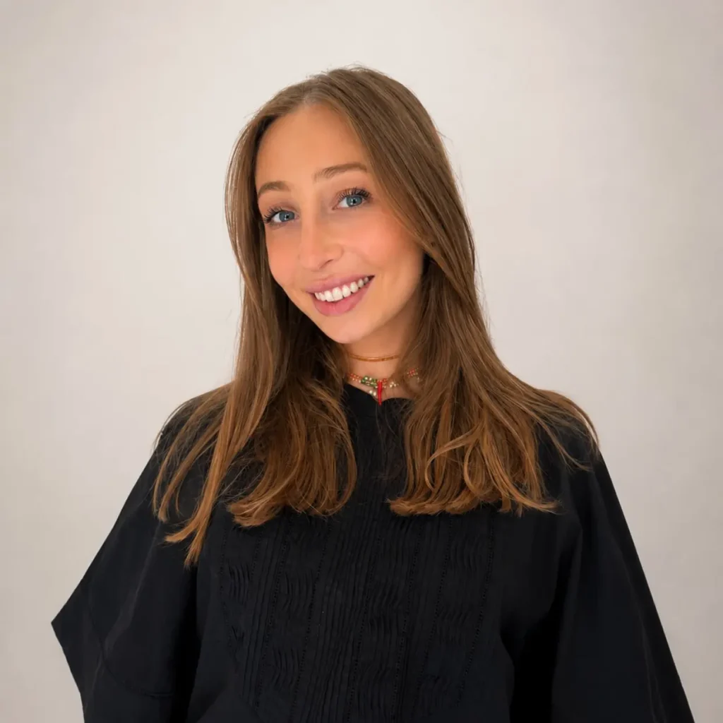 Portait de Manon Le Tannou architecte d’intérieur et scénographe