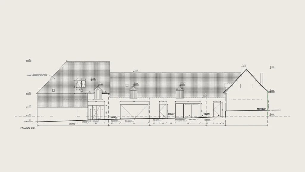 Élévation de la façade est de la longère de Bourg-des-Comptes avec grandes baies vitrées coulissantes – Manon le Tannou Architecte d'Intérieur